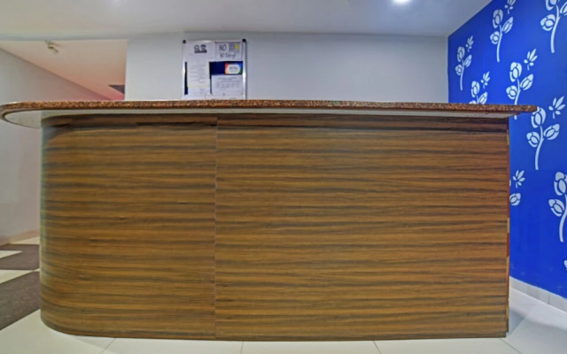 Oyo 9719 Hotel Relax Inn