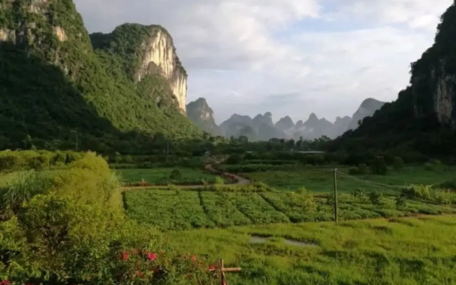 Yangshuo Pure Joy Resort