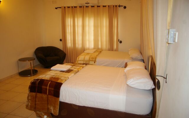 Khanondo Guest House