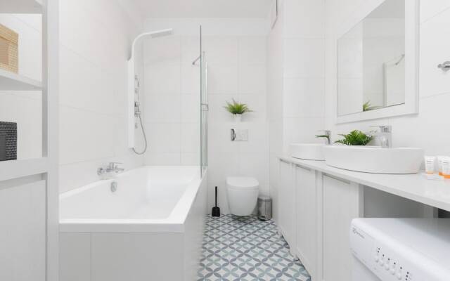 Apartment Sierakowskiego by Renters