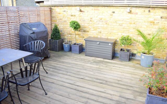1 Bedroom Flat With Patio in Battersea
