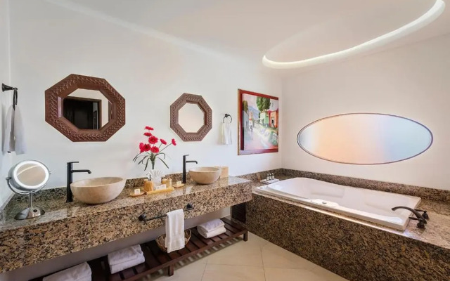 2BD Hacienda Encantada Residence Ocean Views