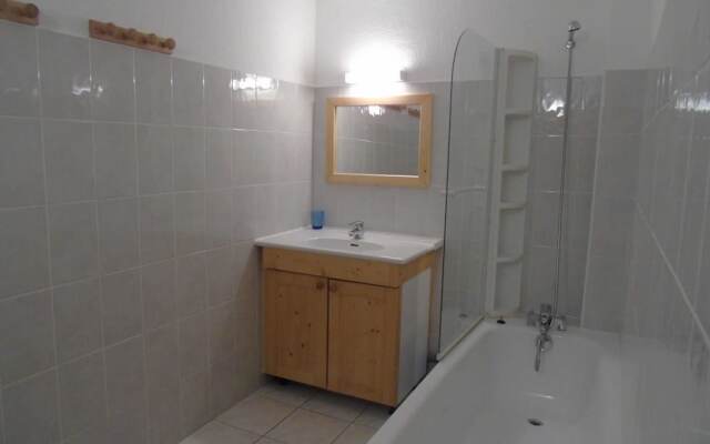 Lou Services Apartment CHAR8 LSI 001