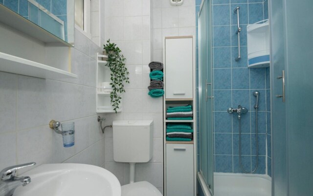 Stunning Apartment in Makarska With Wifi and 1 Bedrooms