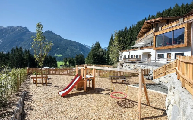 Inviting Chalet in Neukirchen near Wildkogel Ski Arena