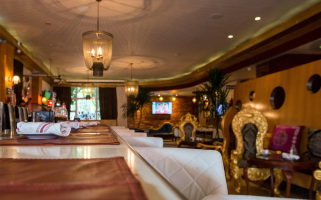 Catalina Hotel & Beach Club