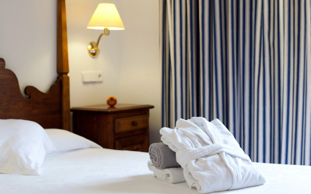 Hotel Cala Sant Vicenç - Adults Only + 16