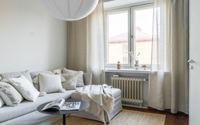 1br apartment near Linnanmäki