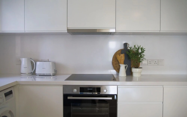 Phaedrus Living: Central Luxury Flat Esperidon 201