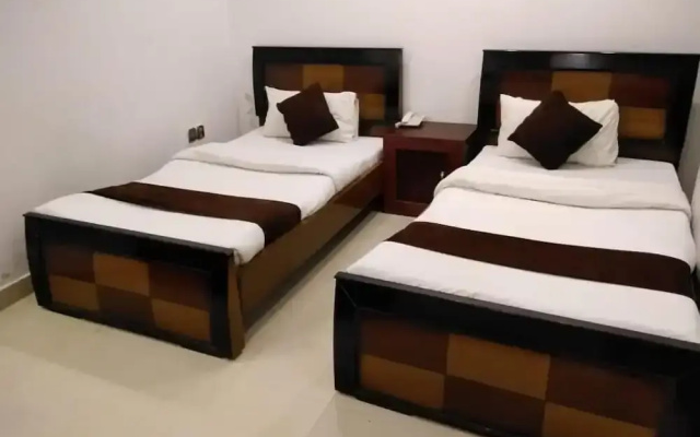 The Rich Hotel