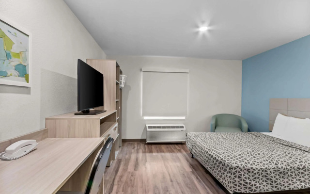 Woodspring Suites Gilbert - Mesa Gateway Airport