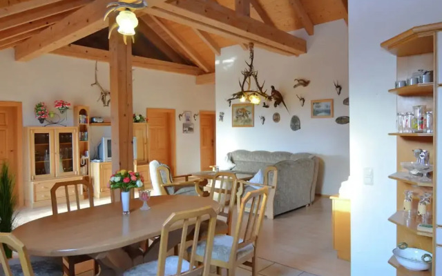 Cushy Apartment with Hot Tub, Sauna, Solarium, BBQ, Balcony