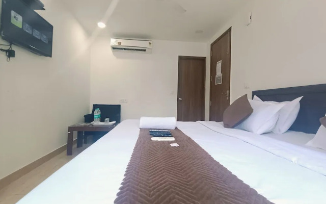 Hotel Crystel Residency