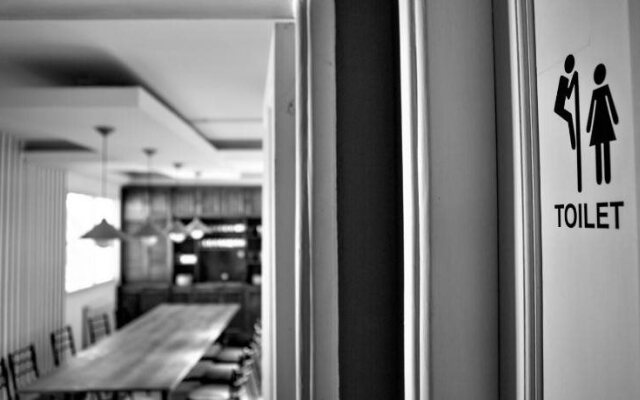 Ananta Hostel & Bar