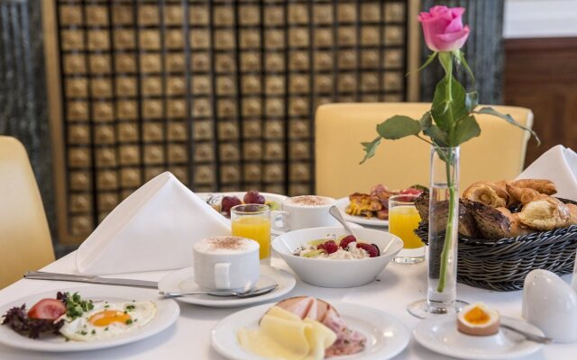 Hotel Astoria Vienna, Curio Collection by Hilton