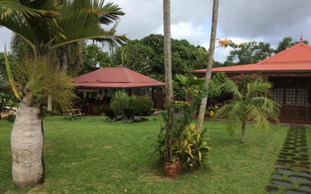 Le bungalow des bougainvilliers