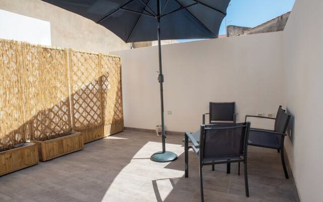 Syracuse Duplex Apartments with Terrace