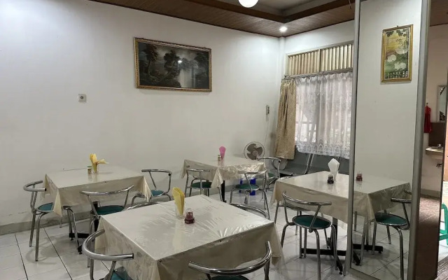 Capital O 93291 Bintang Hotel