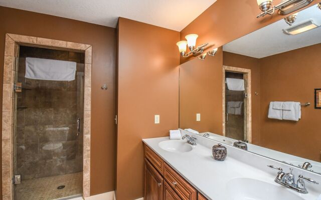 Breathe Easy 5 Bedroom Townhome