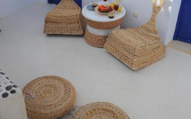 Dandy on the beach Fisherman's House - By the Sea