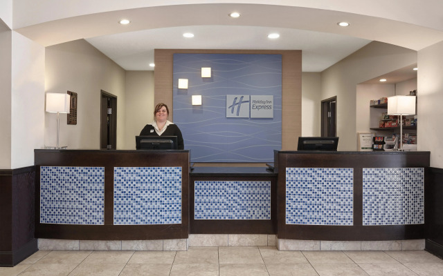 Holiday Inn Express & Suites Pekin (Peoria Area) by IHG