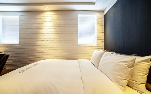 Hotel Stay 53