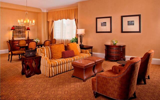 The Roosevelt New Orleans, A Waldorf Astoria Hotel