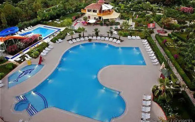 Canway Inn & Suites