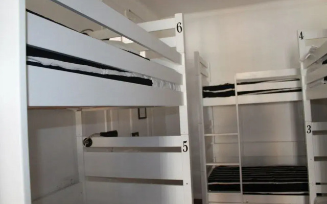 Surf in Chiado Hostel