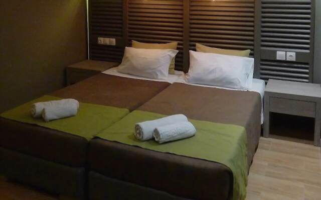 Ampoulos Rooms & Apartments