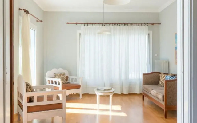 Glyfada Central 3bed apt