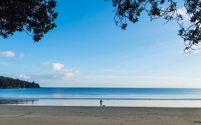 Newly renovated Oneroa beach view house