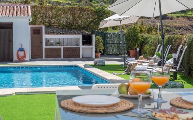 Cortijo Entre Pueblos Competa by Ruralidays