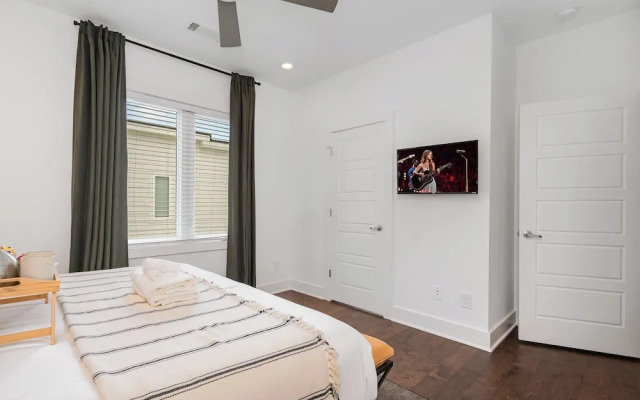 Urban Spur-walk 2 Breweries-mins to Broadway