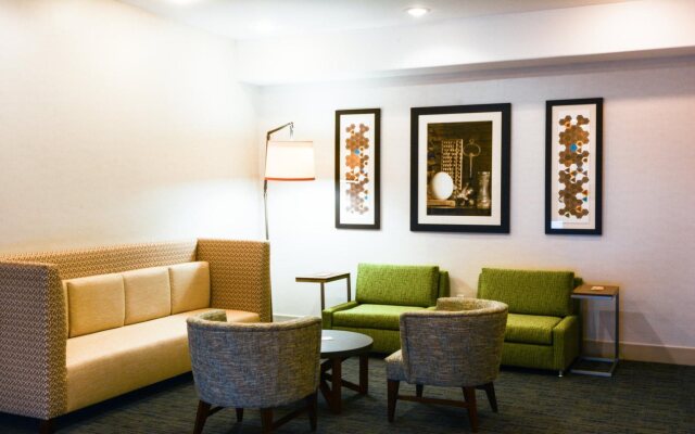 Holiday Inn Express & Suites New Boston by IHG