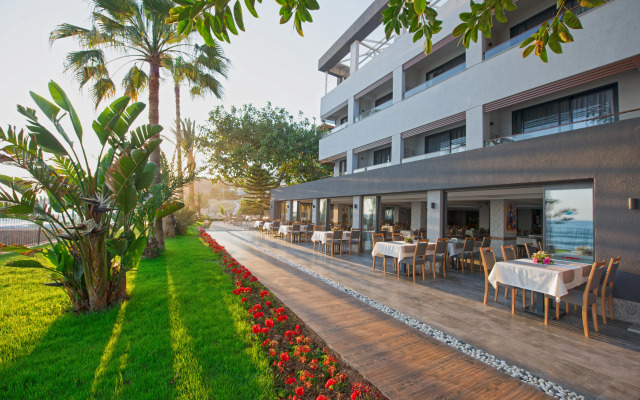 Floria Beach Hotel