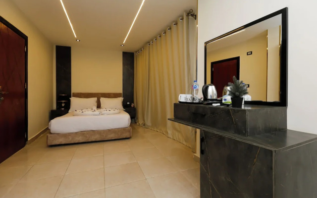 Taj pyramids view inn