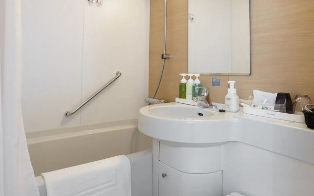 Отель Smile Hotel Shinagawasengakujiekimae