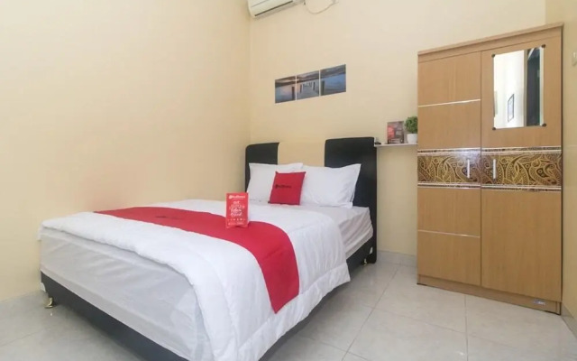 Rumah Kost Cahaya by RedDoorz