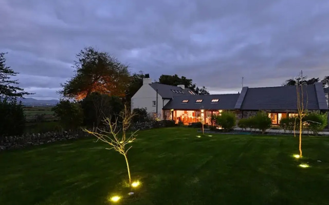 Clynnog House