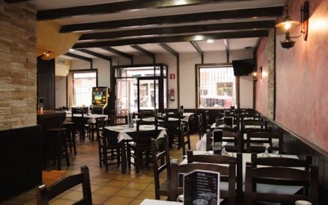 Hostal-taperia La Fonda