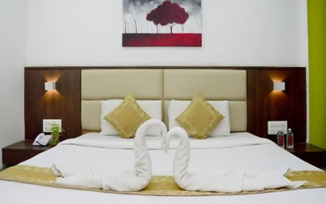 Crimson Park Shripriya Hotel - фото 4