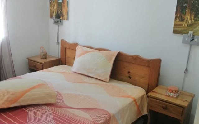 "room in Apartment - Roommate for Rent in Flic en Flac"