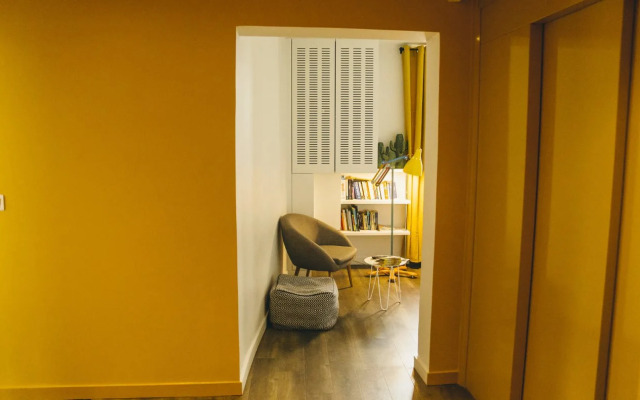 Beautiful Belleville Hostel & Hotel