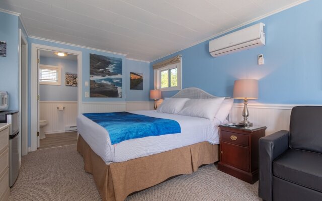 Footbridge Beach Motel