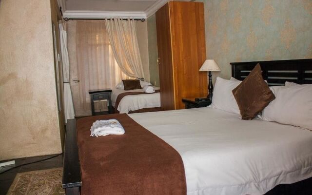 Kings Hotel And Gallery