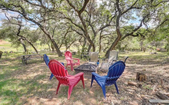 Waterfront Spicewood Home: Deck, Fire Pit & Grill