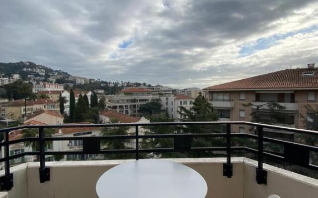 Eden Palace Apartment