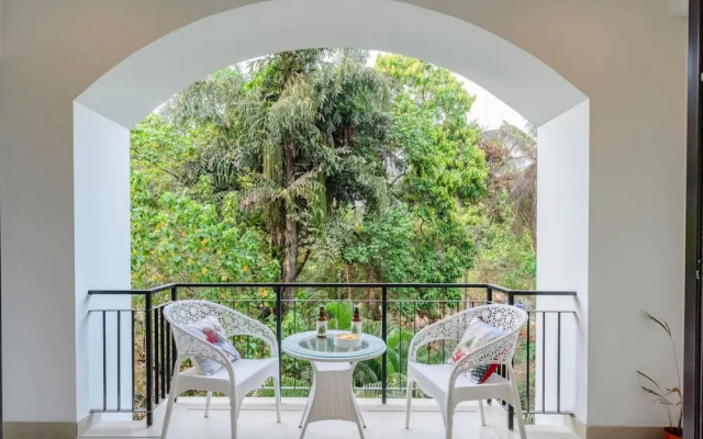 1BR Apt in Candolim With Pool 5 Mins From Beach