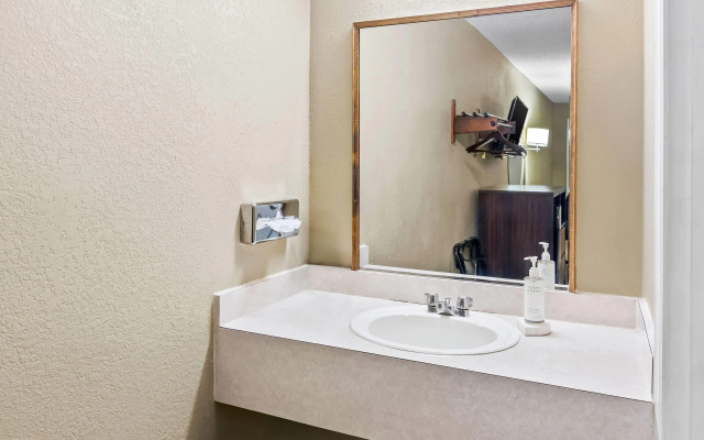 Super 8 by Wyndham Columbia SC / Ft. Jackson